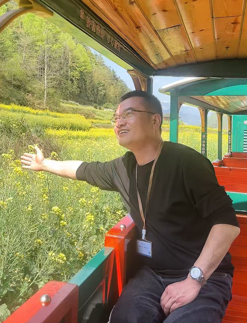 张世伟 资深导游